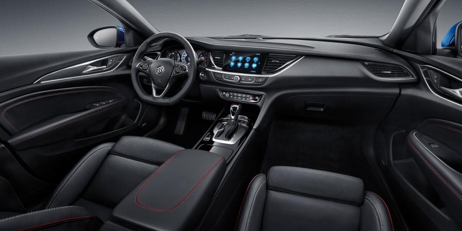 Торпедо Buick Regal GS 2017 года  (CN) (фото 4 из 9)
